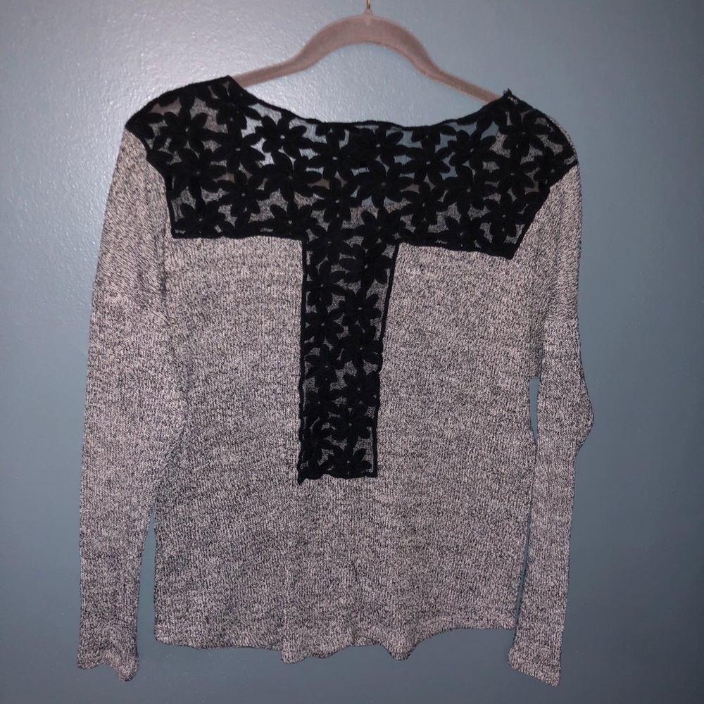 Windsor - gray long sleeve w/ black lace on back